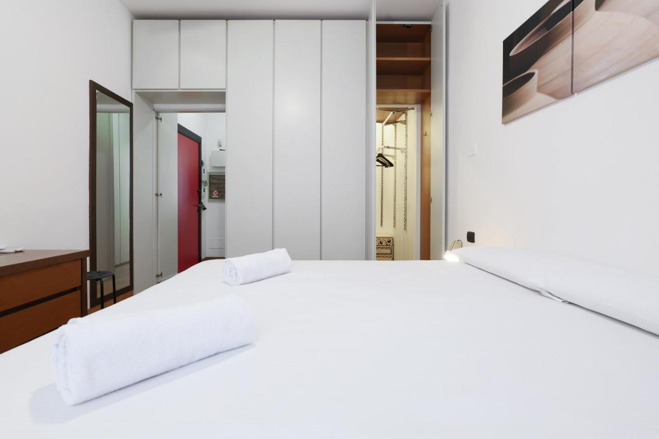 Apartamento Primopiano - Pellegrino Rossi B Milán Exterior foto